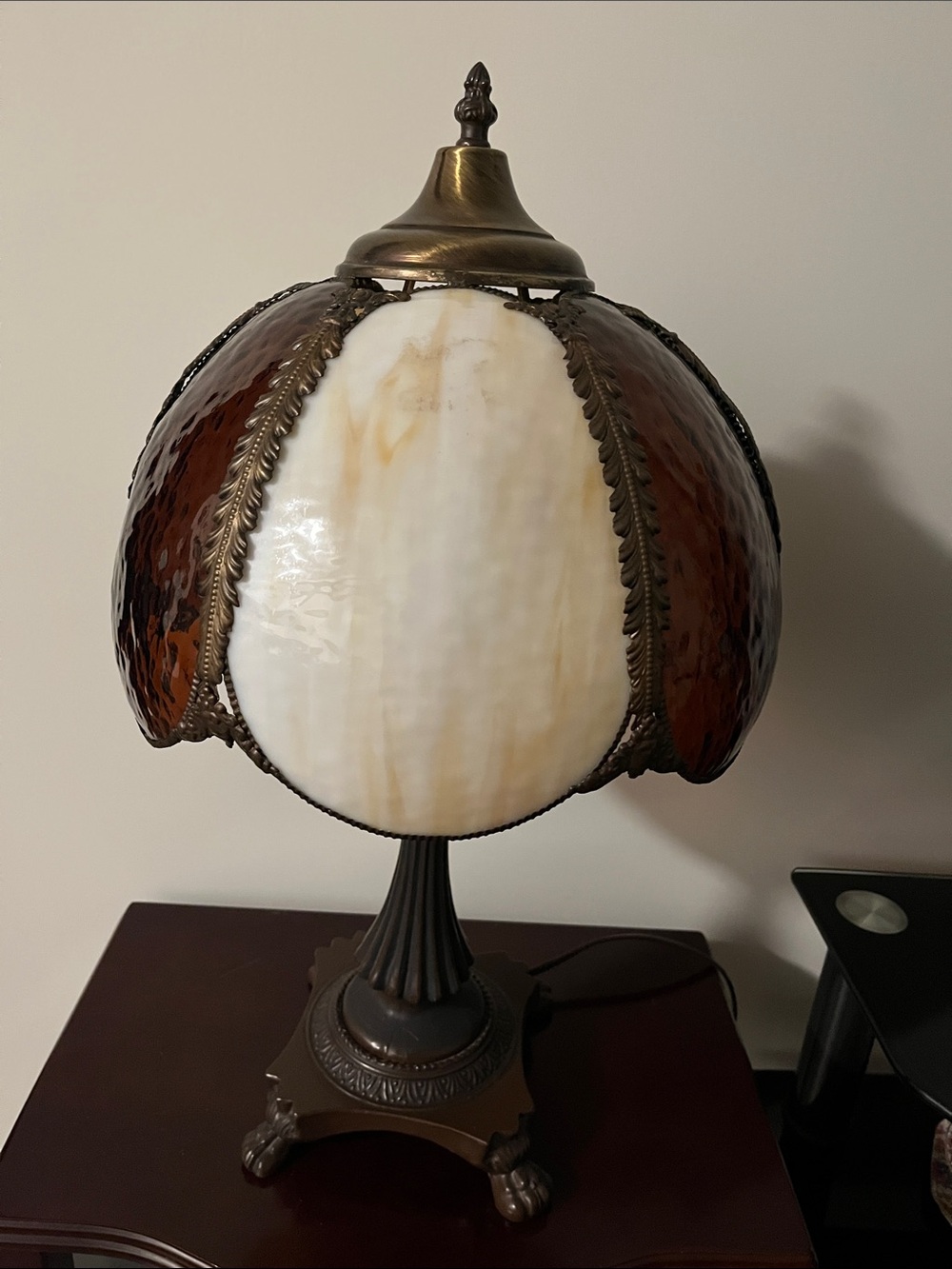 Vintage-Style Brown and Cream Stained Glass Table Lamp 22”